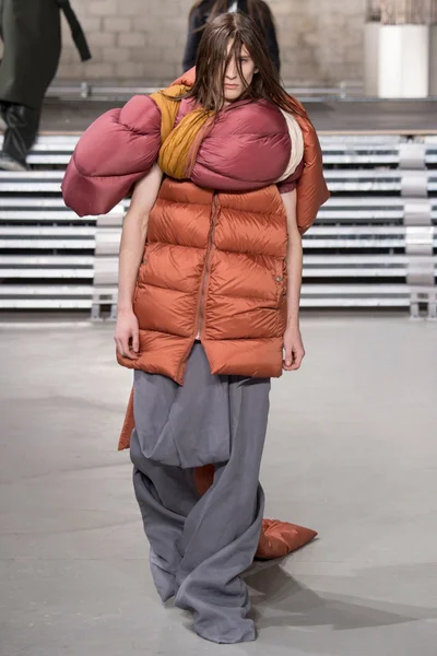 Look 13